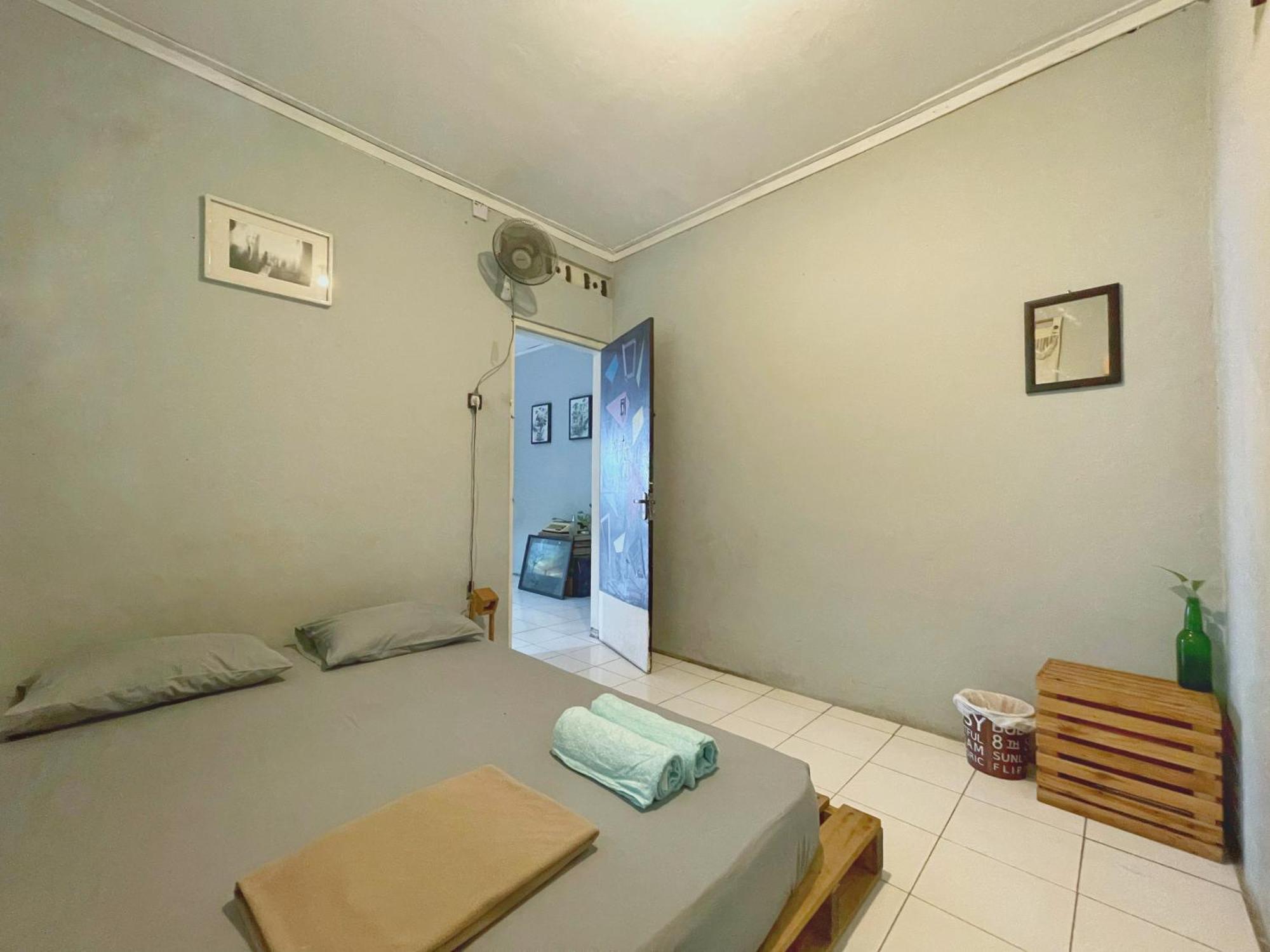 Reeneo Guesthouse Jogjakarta Buitenkant foto